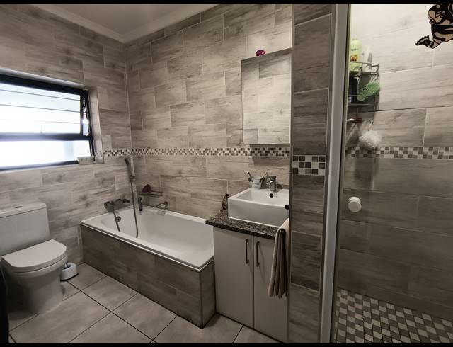 3 BEDROOM HOUSE FOR SALE IN SOUTH CREST